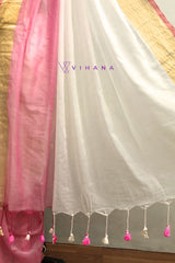 Off White And Pink Mul Cotton Saree