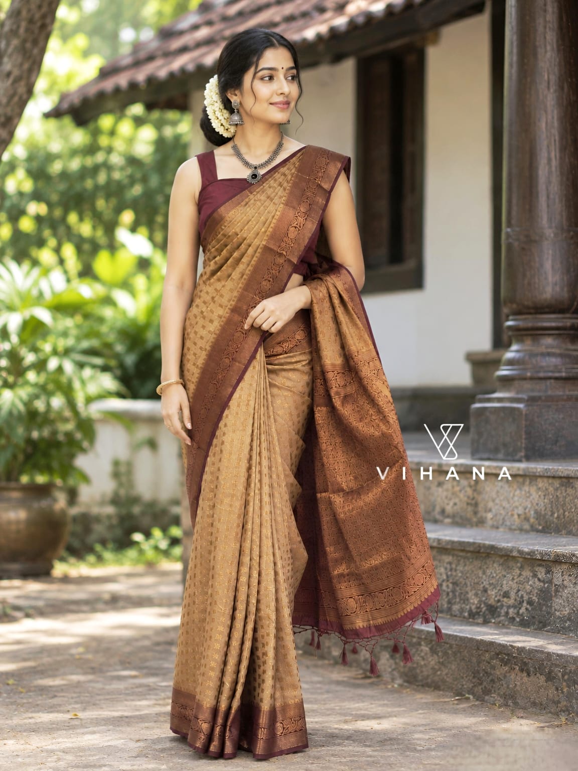 Banarasi Silk Saree – Beige Color – VS524